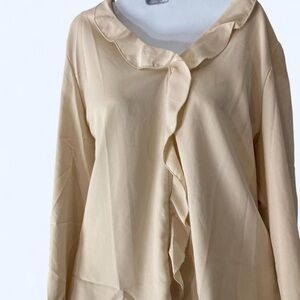 Cream ruffle blouse with long sleeves and collar. Size: XL   B